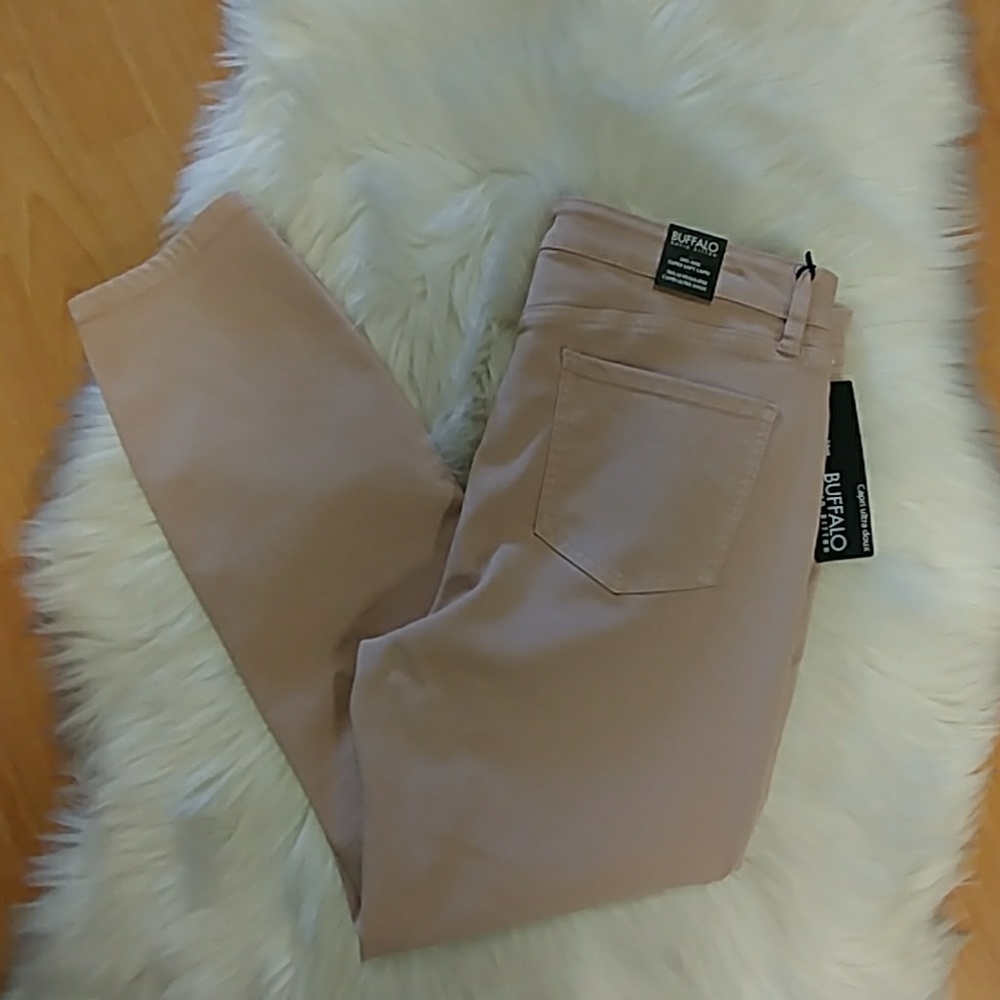 Buffalo David Bitton Blush Aubrey Capri Jeans - Picture 3 of 8